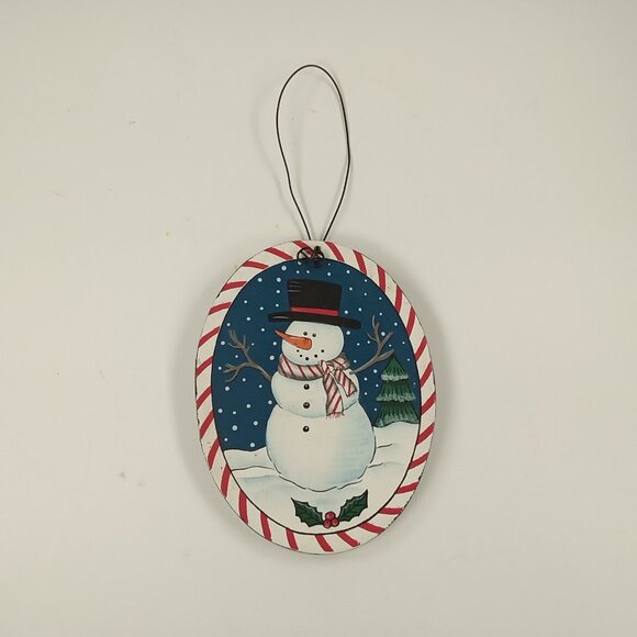 Top Hat Snowman Winter Scene Peppermint Frame Oval Country Rustic Wood Ornament - Picture 1 of 5